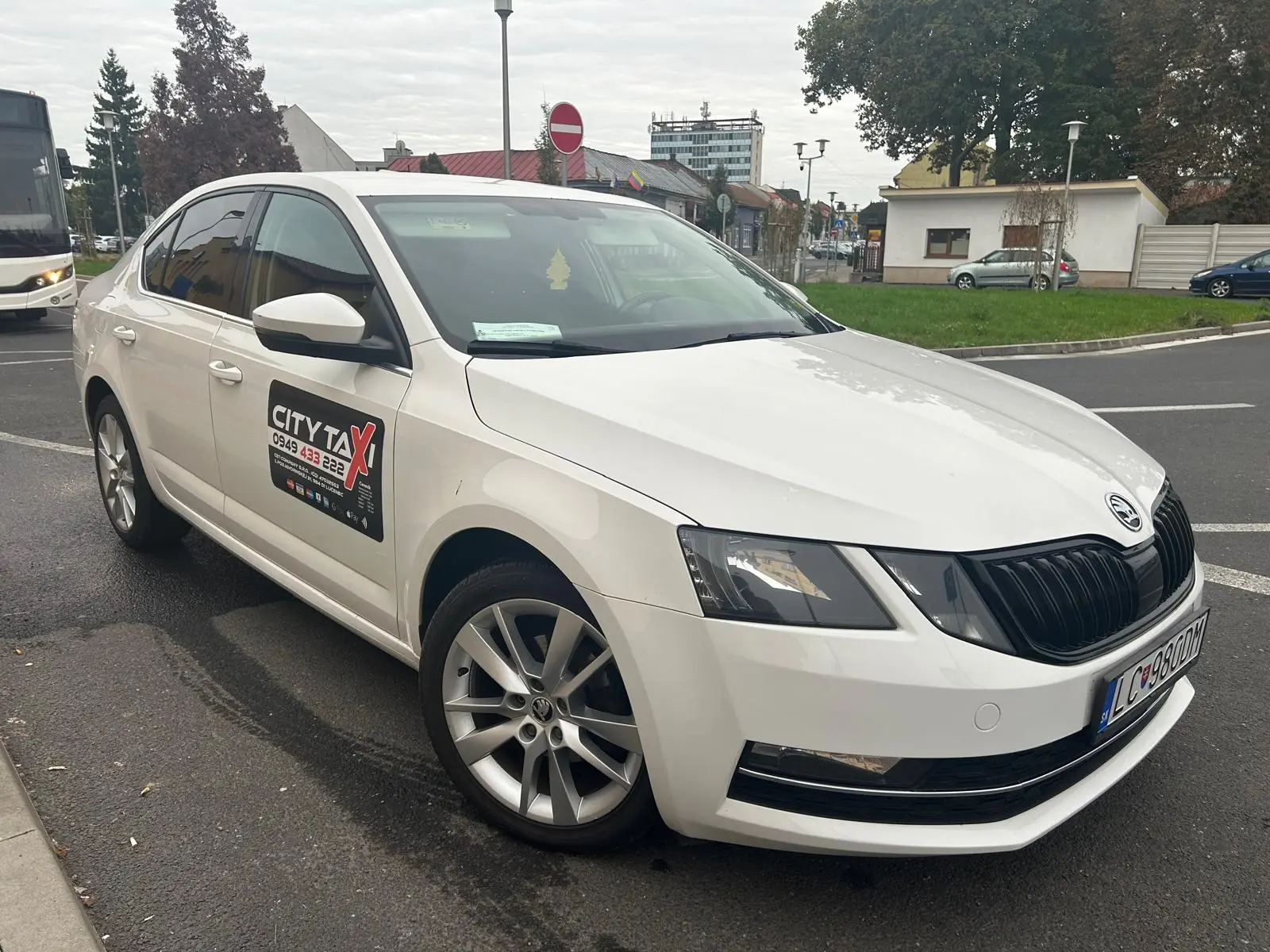 02ae941b-2b8d-4ff4-a486-fedd41862707